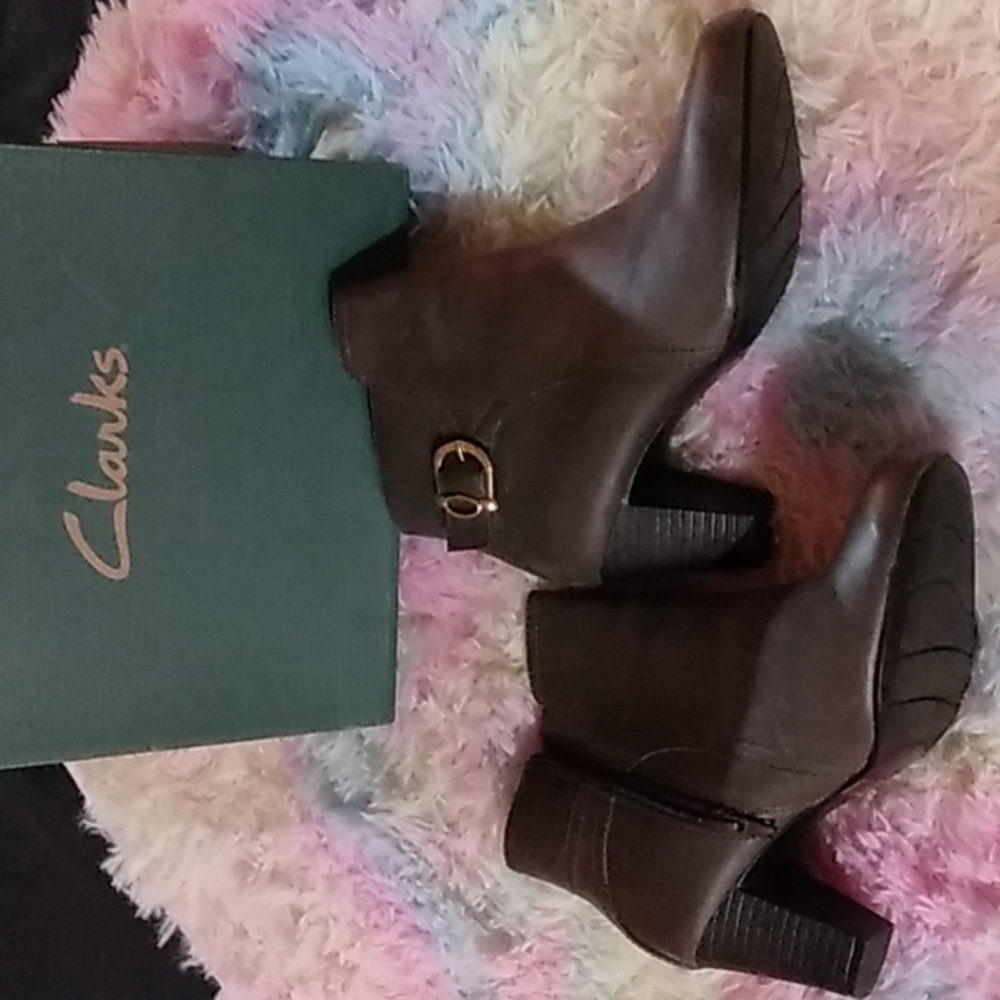 Size 8 Clark's ankle boots grey